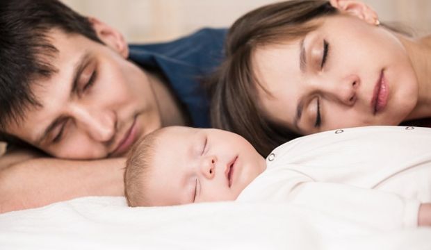anneni̇n uyku düzeni̇ ve bebeklerde duygusal bağlanma