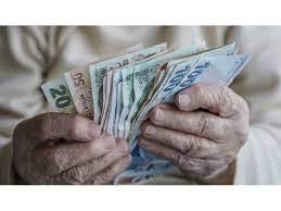 Emeklilere 5 bin lira ödenmesini içeren teklif komisyondan geçti