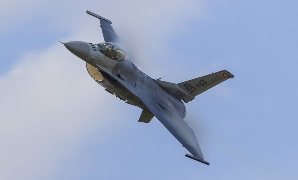 abd’ye ait f-16 savaş uçağı düştü