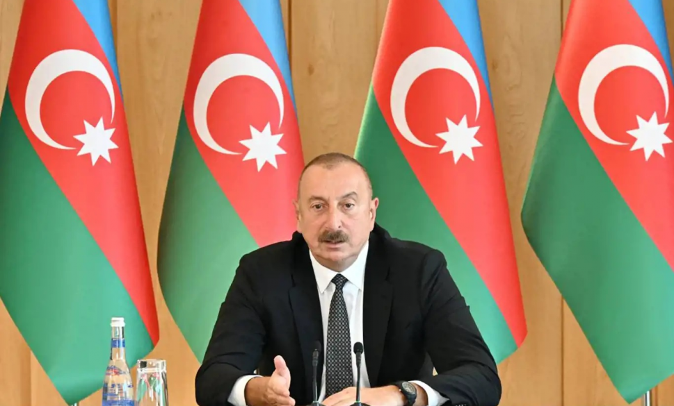 azerbaycan’da cumhurbaşkanı seçimi erkene alındı