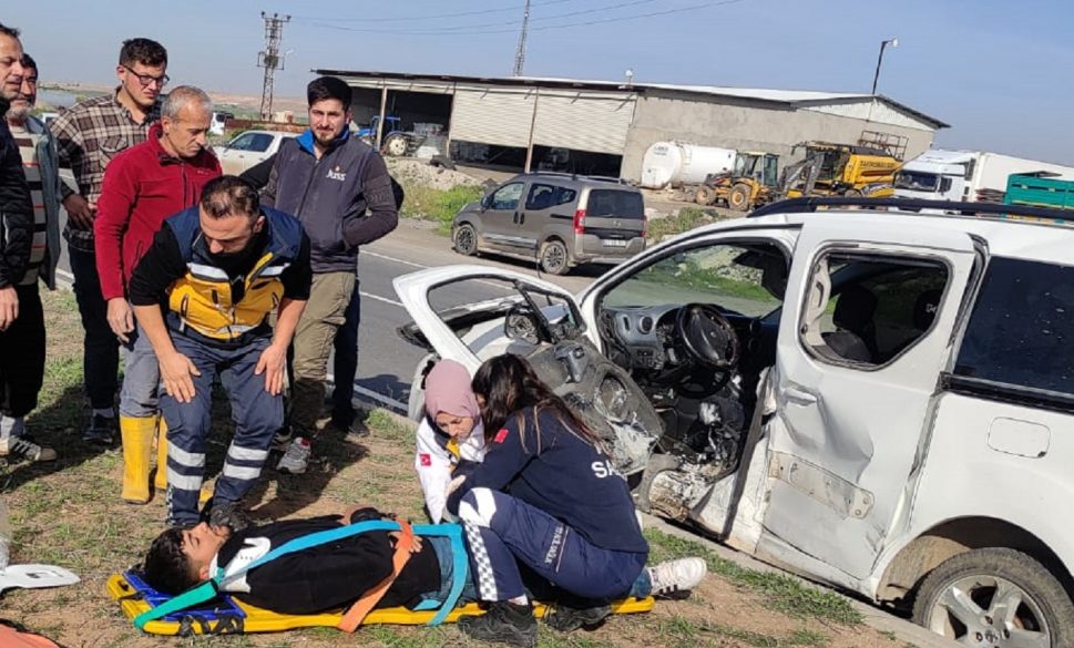 mardin’de trafik kazası: 1’i ağır5 yaralı
