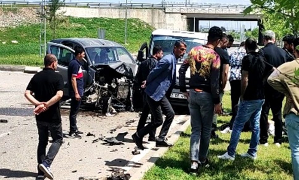 Balpınar’da iki araç çarpıştı : 3 Çocuk Yaralandı