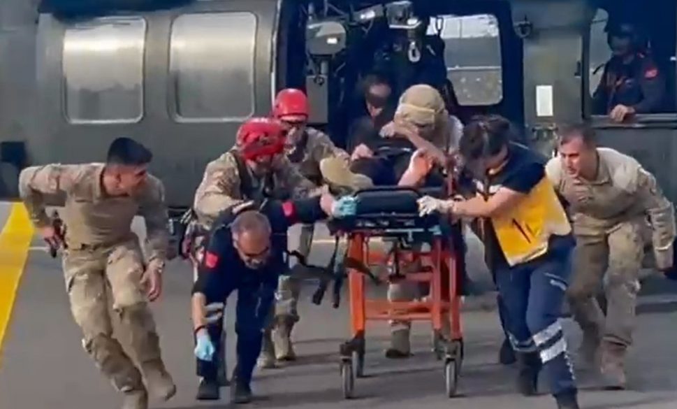 dağda mahsur kalan vatandaş helikopterle kurtarıldı