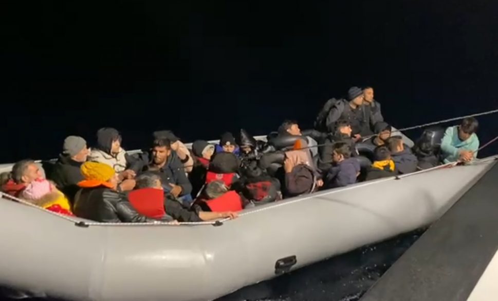  42 düzensiz göçmen yakalandı